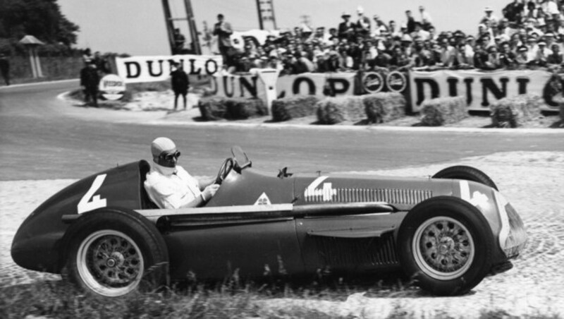 Juan Manuel Fangio mit der "Alfetta" (Bild: AP)