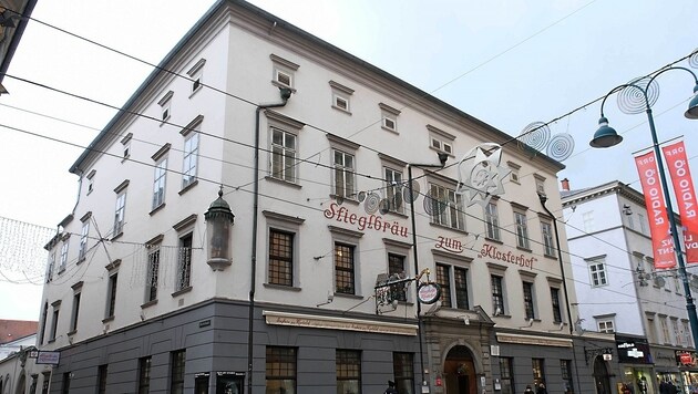 Geht dem Klosterhof, einem der bekanntesten Gastro-Betriebe in der Linzer Innenstadt die Luft aus? (Bild: Horst Einöder)