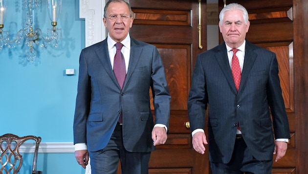 Lawrow (li.) und Tillerson bei einem Treffen im Mai in Washington (Bild: MANDEL NGAN/AFP)
