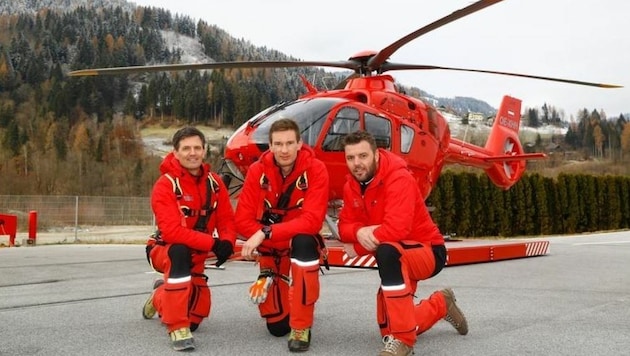 Neuer Heli mit Pilot Rainer, Arzt Schreder & G. Halbwirth. (Bild: Gerhard Schiel)