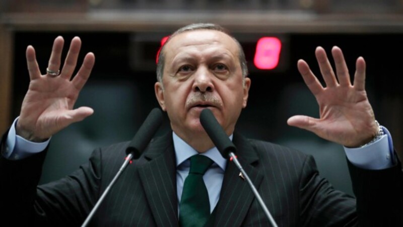 Der türkische Präsident Erdogan fordert Trump auf, die "falsche Entscheidung" zu überdenken. (Bild: APA/AFP/ADEM ALTAN)