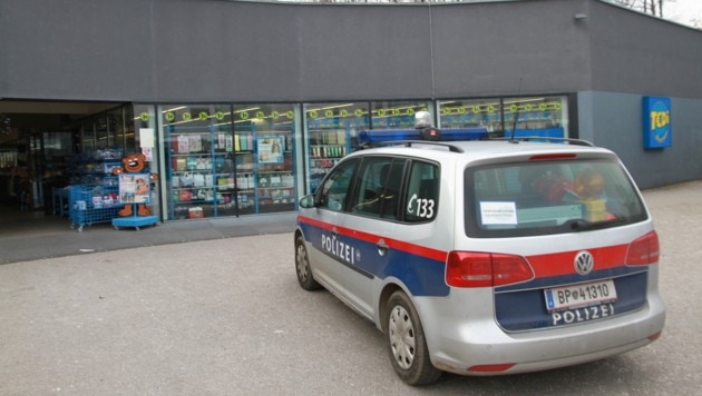 In diesem Tedi-Shop im EKZ-Auwiesen geschah die Bluttat. (Bild: Christoph Gantner)