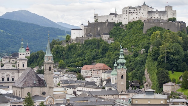 Die Opfer spazierten durch die Stadt Salzburg (Bild: stock.adobe.com)