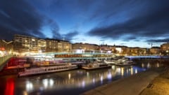 Die Frau ging gerade am Wiener Donaukanal nach Hause. (Bild: ©reinhardkiss - stock.adobe.com)