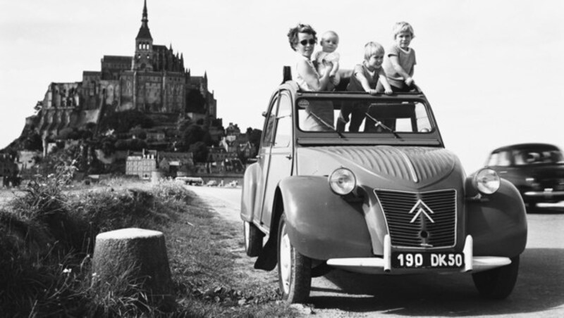 Citroen 2CV ab 1948 (Bild: Citroen/Georges Guyotz)