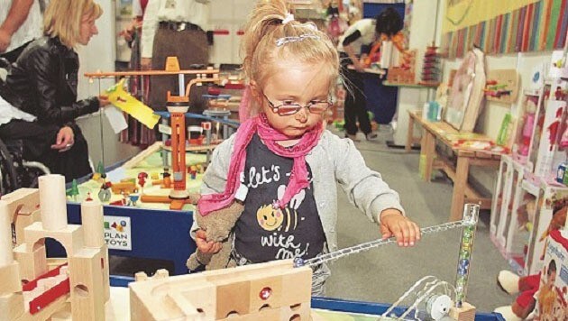 Holzspielzeug fördert die Geschicklichkeit und räumliche Vorstellungsvermögen von Kindern. (Bild: Kronen Zeitung)
