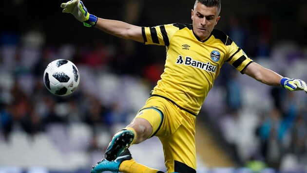 Gremio-Keeper Marcelo Grohe in extremis (Bild: Associated Press)
