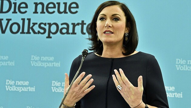 Elisabeth Köstinger gilt als enge Vertraute von Sebastian Kurz. (Bild: APA/HANS PUNZ)