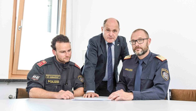 Für Landespolizeidirektor Andreas Pilsl (r.) wird es nach Ablöse von Minister Sobotka (M) spannend. (Bild: Markus Wenzel)