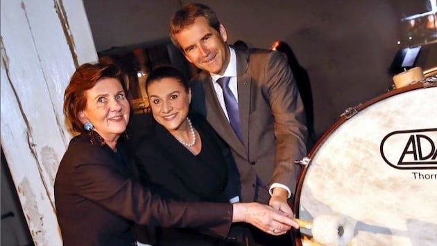 Hartwig Löger mit Präsidentin Rabl-Stadler und Cecilia Bartoli. (Bild: Markus Tschepp)