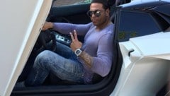 Tim Wiese in seinem "Aventador" (Bild: facebook)