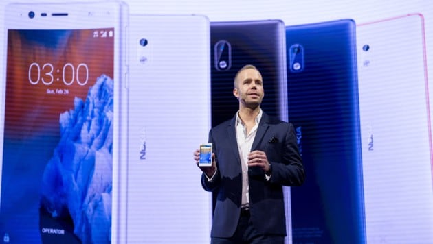 HMD-Produktchef Juho Sarvikas bei der Vorstellung des Nokia 6 im Februar auf dem Mobile World Congress in Barcelona. (Bild: AFP)