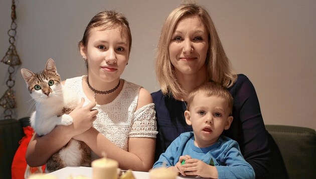 Feiertage, die für Jasmin Novoszel und ihre Kinder ganz besonders sind, weil "Lui" wieder da ist. (Bild: Gerhard Bartel)