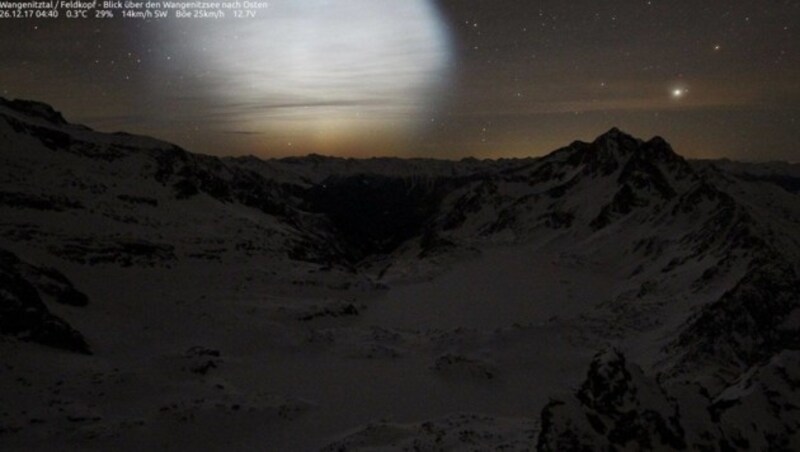 Das Himmelsphänomen wurde von einer Wetterkamera in Kärnten einfangen. (Bild: Facebook.com/Ubimet)