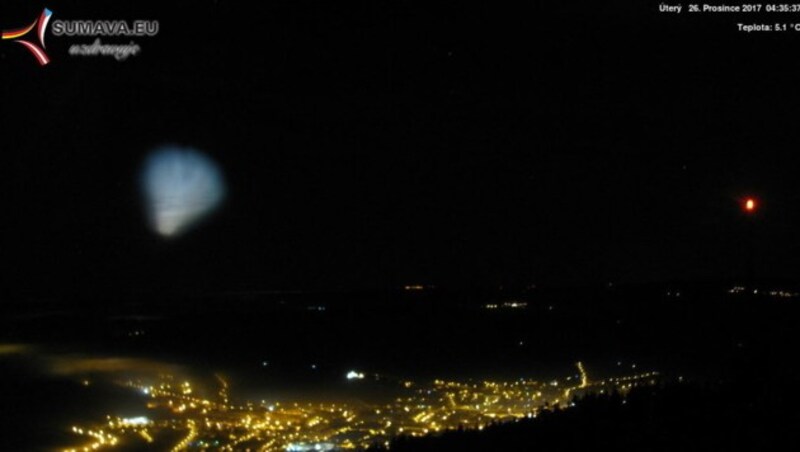 Auch in Tschechien wurde das Phänomen von einer Wetterkamera gut sichtbar dokumentiert. (Bild: Facebook.com)