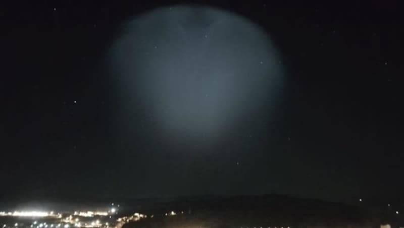 Das Lichtspektakel am Himmel über Rumänien (Bild: Facbeook.com)