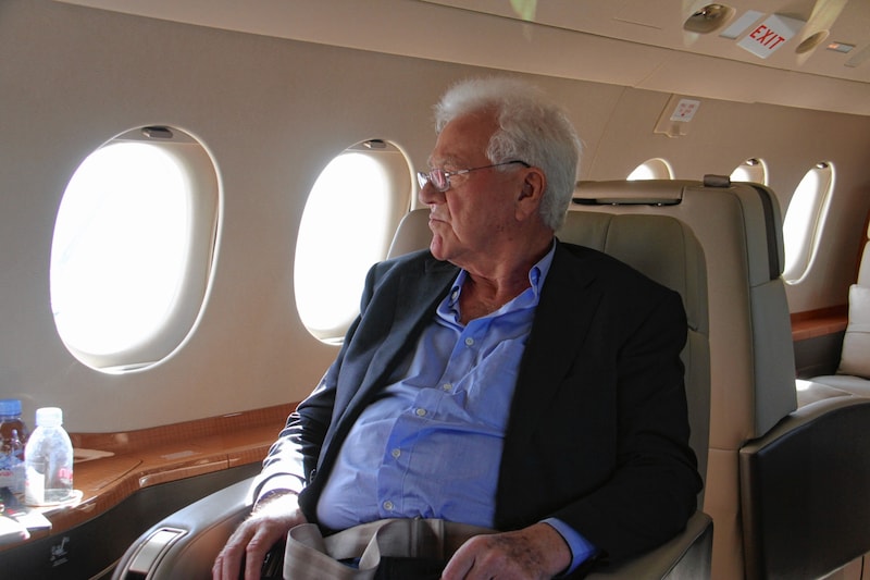 The billionaire in his private jet (Bild: Jauschowetz Christian)