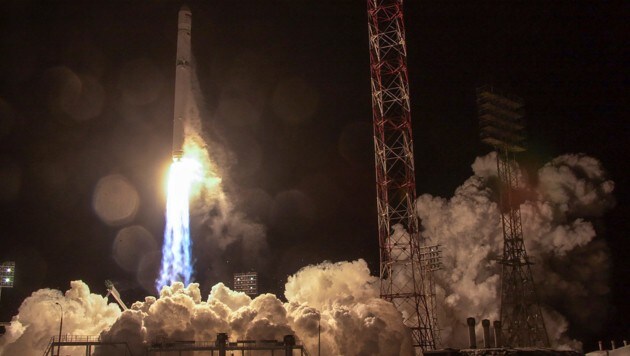 Der Start von "AngoSat-1" an Bord einer "Zenit"-Rakete in Baikonur (Bild: AFP)