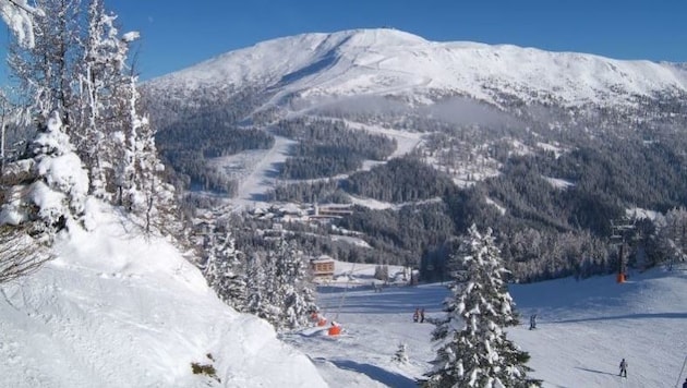 Traumhaftes Panorama mit Blick auf das 2220 Meter hohe Aineck im Katschberger Skigebiet. (Bild: Roland Holitzky)