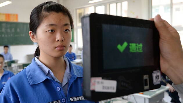 Vor Prüfungen werden Studenten per Gesichtserkennung identifiziert. (Bild: AFP)