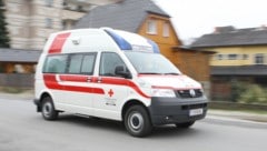 Die Frau und der Mann wurden bei dem Crash schwer verletzt. (Bild: Jürgen Radspieler (Symbolbild))