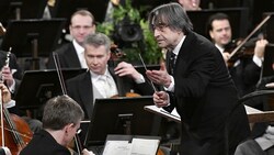 Riccardo Muti kehrt 2025 als Dirigent des Neujahrskonzerts zurück. (Bild: APA/Hans Punz)