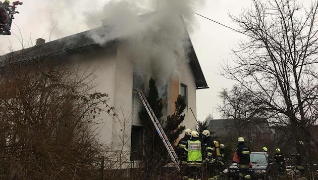 In Rakollach, in der Gemeinde Völkermarkt, stand ein Zimmer in Brand (Bild: FF Völkermarkt)