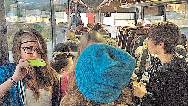 Überfüllte Busse gehören für viele steirische Schüler zum Alltag. Das soll sich ändern. (Bild: Hannes Wallner (Symbolbild))