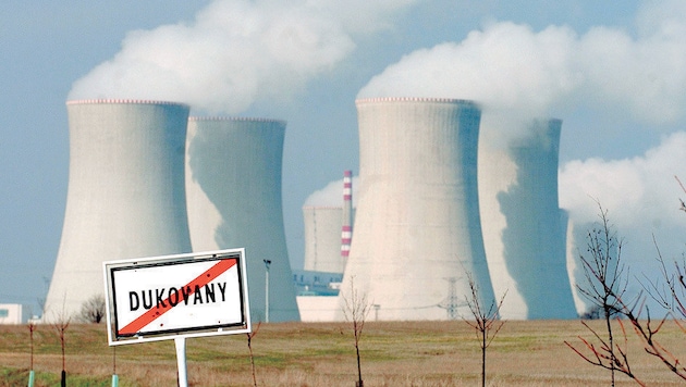 Die Risiko-Atommeiler von Dukovany sind nur rund 100 Kilometer von Wien entfernt. (Bild: VOTAVA/dpa)