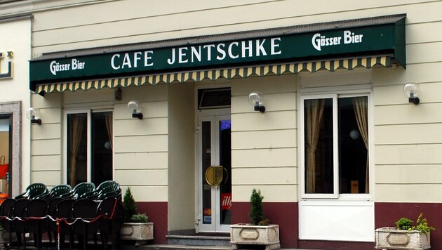 Morgen, Samstag um Mitternacht ist entgültig Sperrstunde im beliebten Café Jentschke. (Bild: Krone)