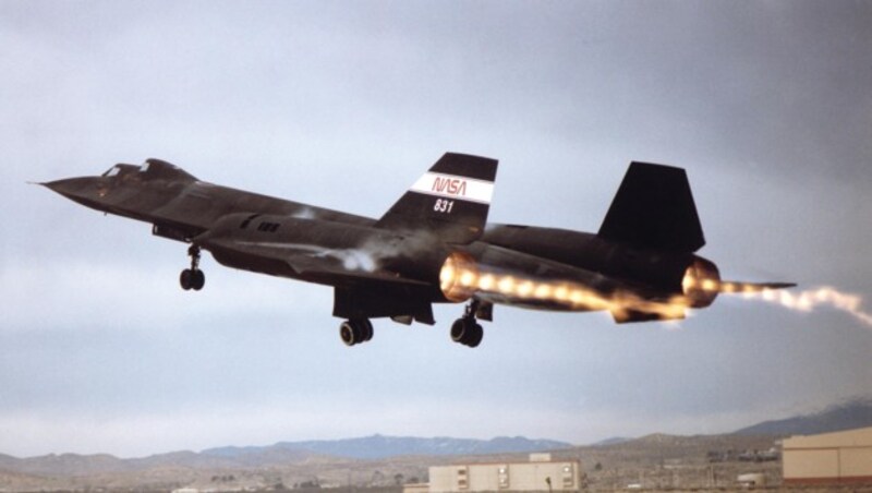 Eine Lockheed SR-71 Blackbird beim Start (Bild: NASA)