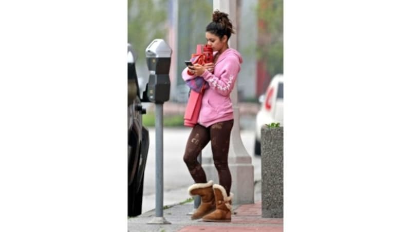 Vanessa Hudgens in Uggs (Bild: www.PPS.at)