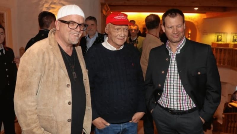 DJ Ötzi mit Niki Lauda und Ex-Ski-Ass Stephan Eberharter (Bild: Sepp Pail)