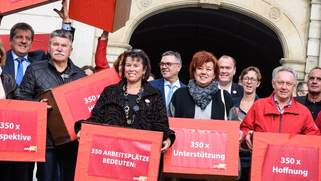 Im September 2017 demonstrierte die SPÖ-Spitze in Linz noch für die Aktion 20.000 (Bild: SPÖ)