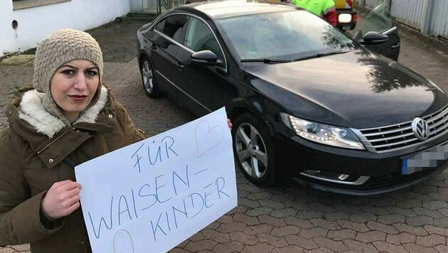 Mit diesem Auto wurde Kader K. im November 2016 von ihrem Exfreund durch die Straßen Hamelns geschleift. (Bild: facebook.com, krone.at)