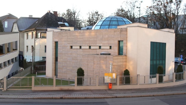 Beim Veranstaltungszentrum der Moschee in Linz soll bei den Planungen getrickst werden. (Bild: Neos)