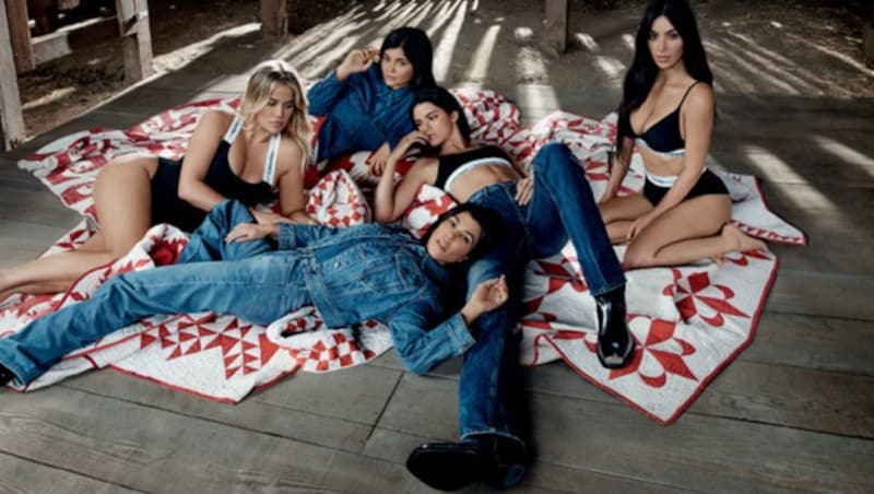 Alle Kardashians gemeinsam für Calvin Klein vor der Linse (Bild: www.PPS.at)