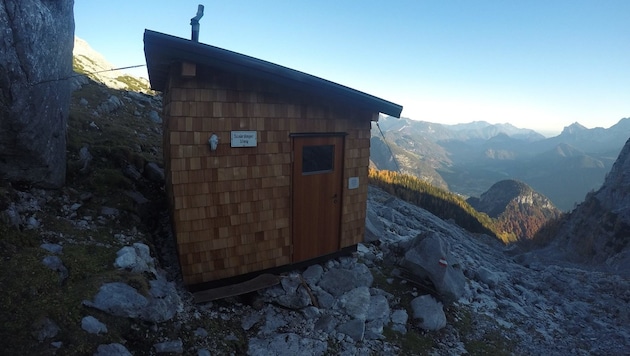 In dieser Biwakhütte saß der deutsche Wanderer neun Tage lang fest. (Bild: facebook.com)