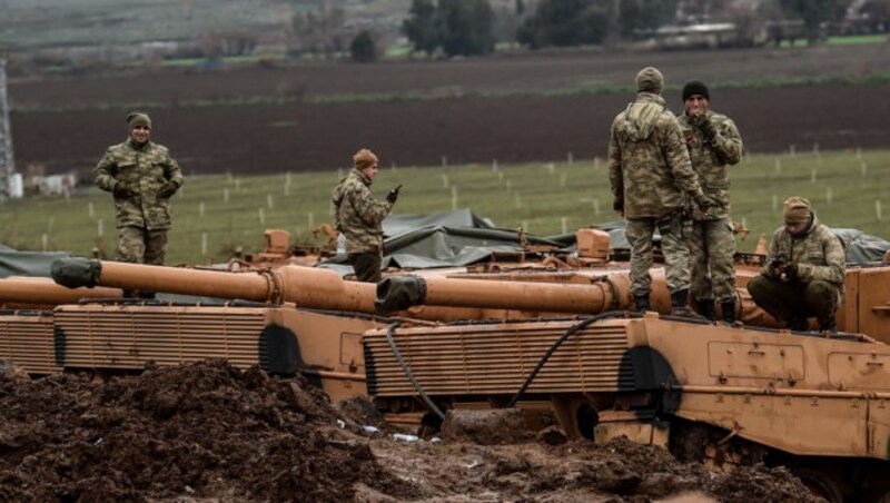 Türkische Panzer im Rahmen der "Operation Olivenzweig" (Bild: AFP)