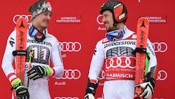 Ein Bild aus gemeinsamen Weltcup-Zeiten: Manuel Feller (l.) und Marcel Hirscher. (Bild: APA/AFP/Christof STACHE)