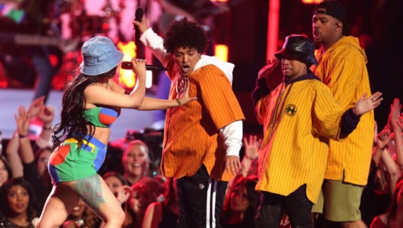 Bruno Mars und Cardi B (Bild: AP)