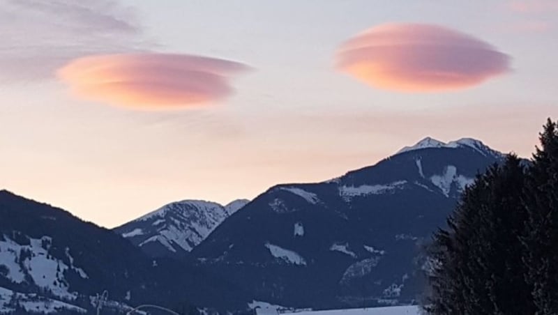 Dieses Bild wurde Sonntagfrüh von "Krone"-Leserreporterin Judith Schütter in Mitterberg-St. Martin in der Steiermark aufgenommen. (Bild: "Krone"-Leserreporterin Judith Schütter)