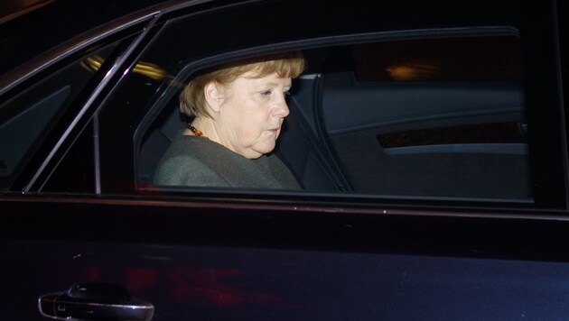 Kanzlerin und CDU-Chefin Angela Merkel nach der gescheiterten ersten Runde der Koalitionsgespräche (Bild: APA/dpa/Gregor Fischer)