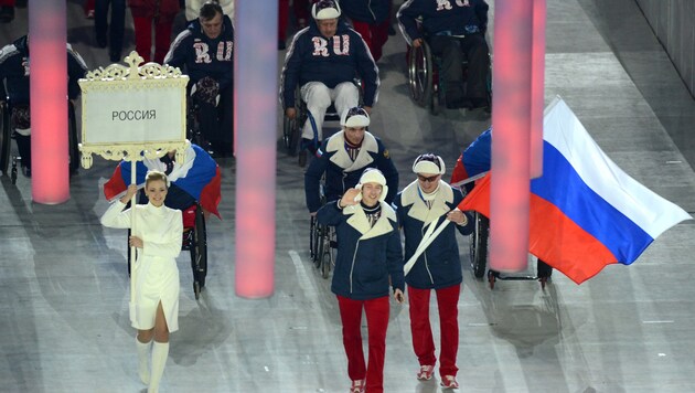 Da marschierten noch Russlands Parasportler unter der eigenen Fahne (Bild: AFP)