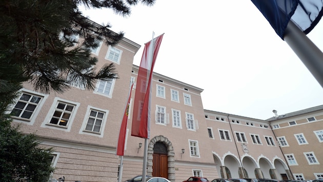 Der Sitz der Landesregierung im Chiemseehof in Salzburg. (Bild: APA/BARBARA GINDL)