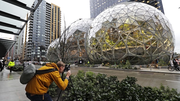 Das Amazon-Hauptquartier in Seattle mit den berühmten „Sphären“. (Bild: AP)
