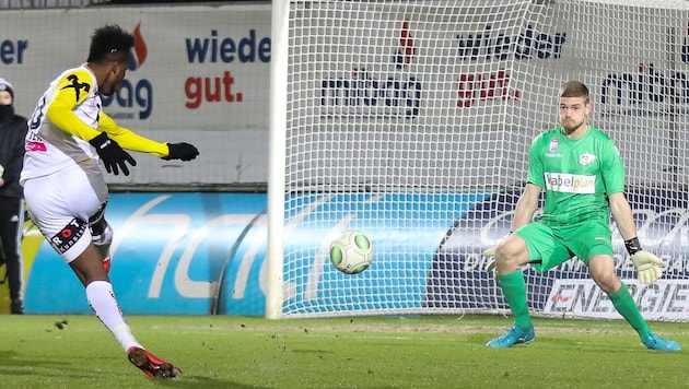 LASK-Torschütze Tetteh hätte laut FIFA-Regeln nicht spielen dürfen. (Bild: Pressefoto Scharinger © Daniel Scharinger)