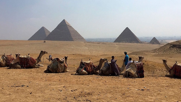 Die berühmten Pyramiden von Giseh – die werden auch im Jahr 4000 noch zu bestaunen sein. (Bild: Associated Press)