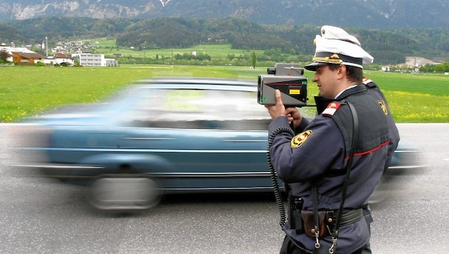 Geschwindigkeitsmessung der Polizei (Bild: KRONEN ZEITUNG)
