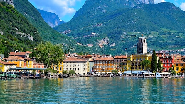 Viele Tiroler wird es zu Pfingsten an den Gardasee ziehen. (Bild: stock.adobe.com)